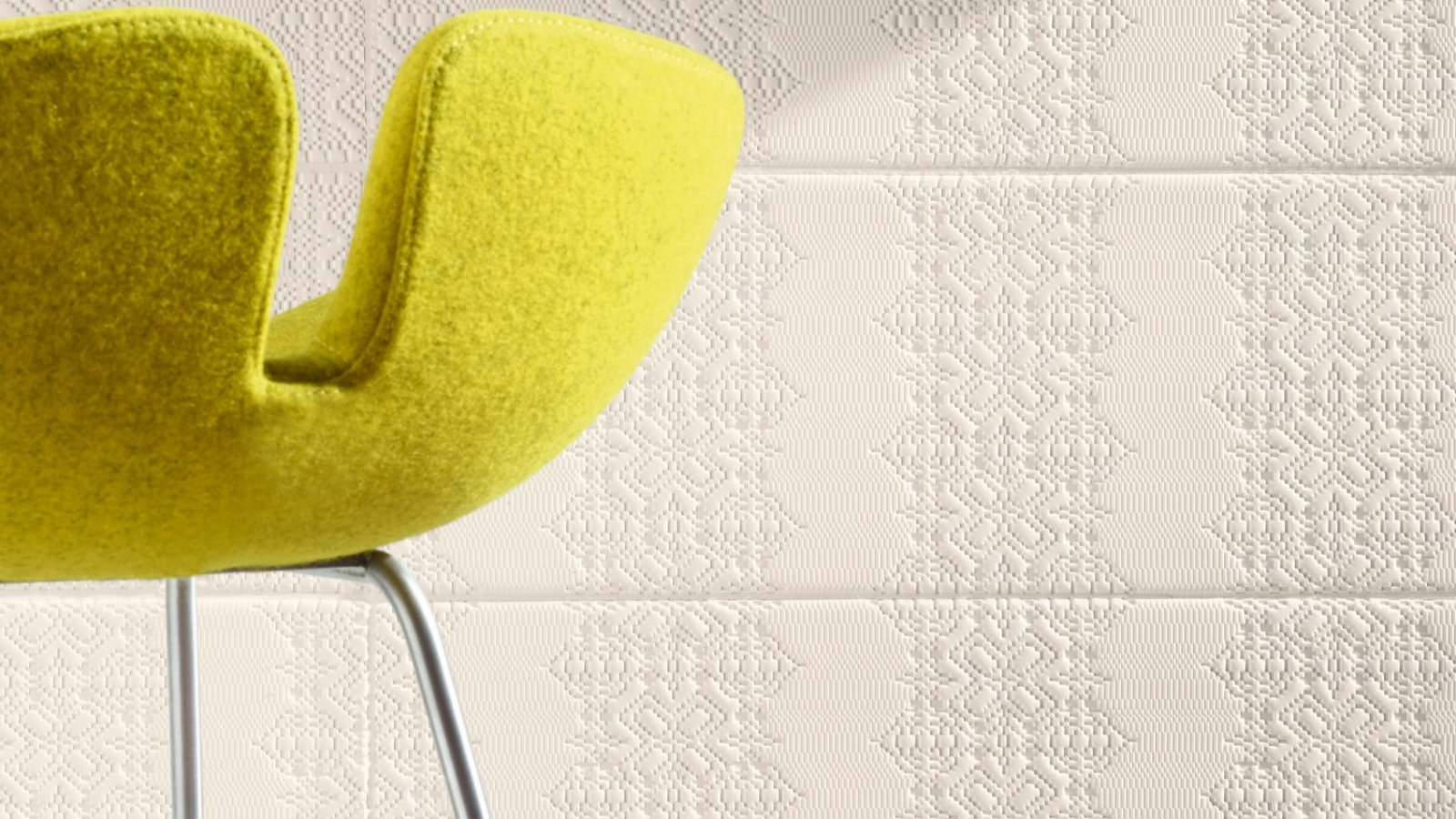 Mutina の Bas-Relief 浮彫タイルの壁