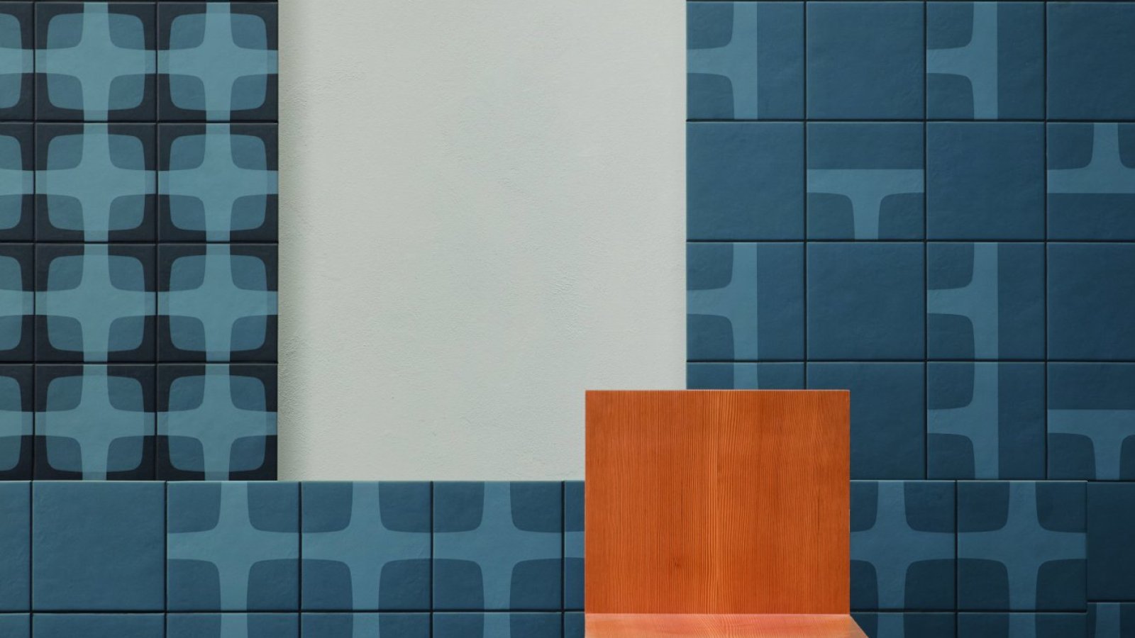 Mutina の Betty Night Blue グラフィック格子の壁