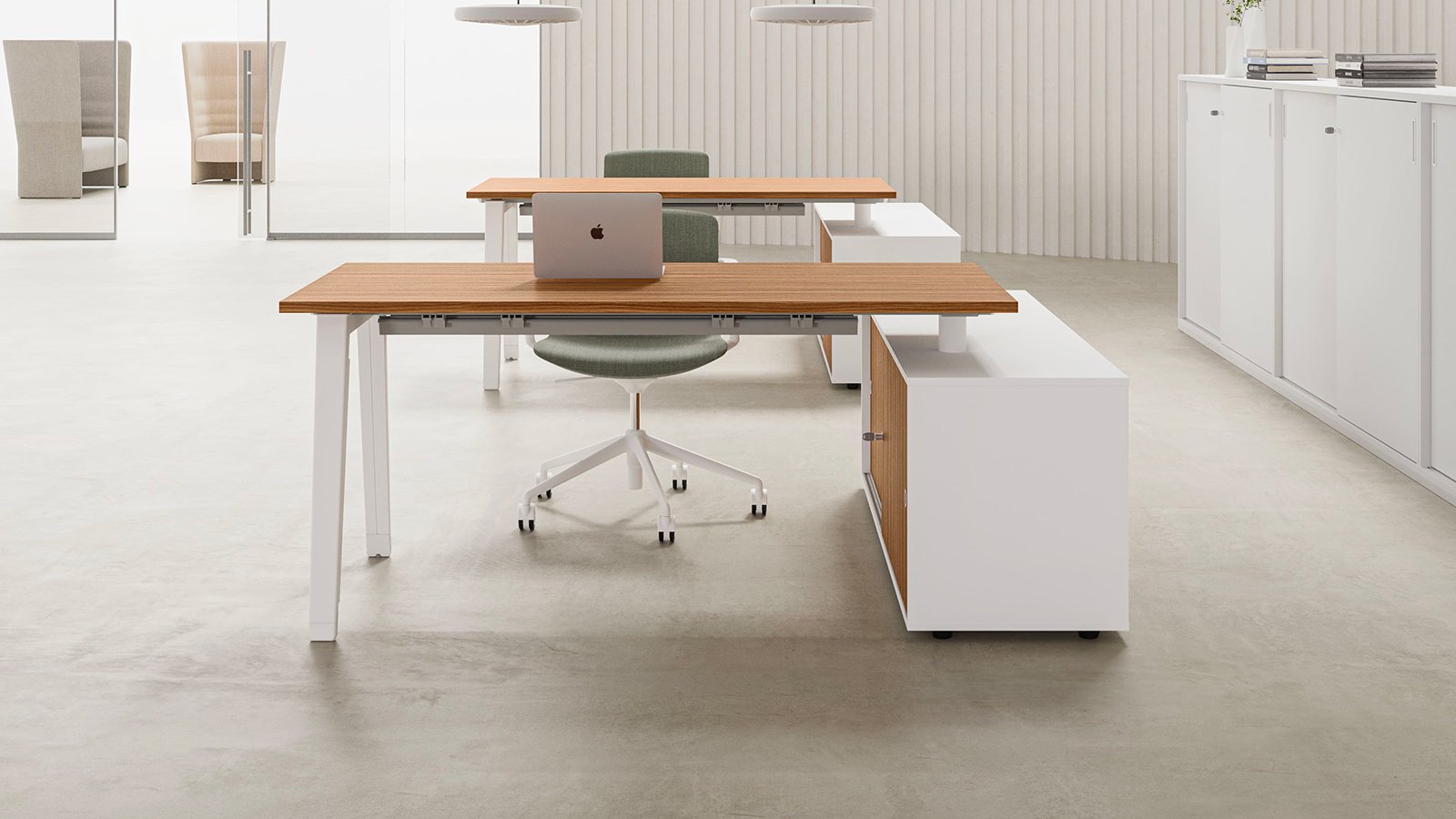 白い A 形脚の E-Place 事務机、DVO Office