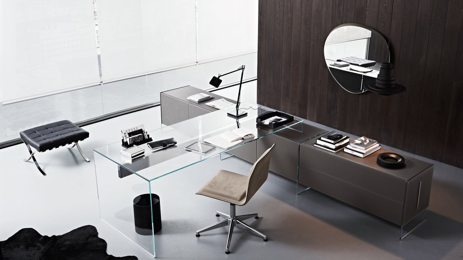 Gallotti & Radice のデザイナーズデスク Air Desk、透明クリスタル