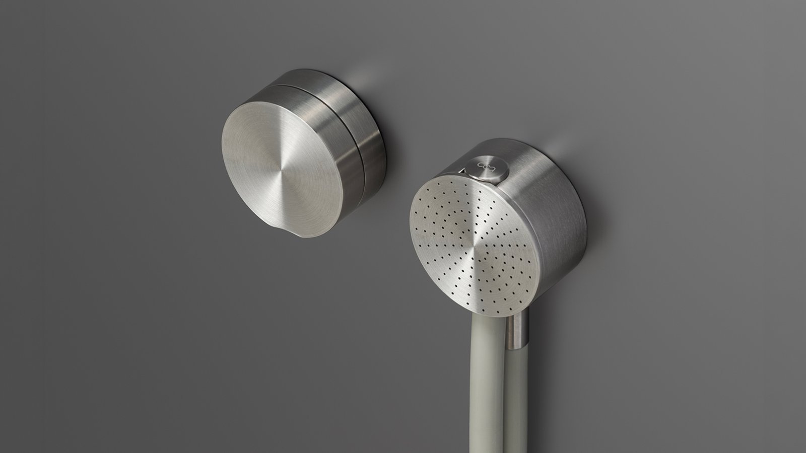 直径の異なる円が並ぶ Giotto の水栓、Cea Design