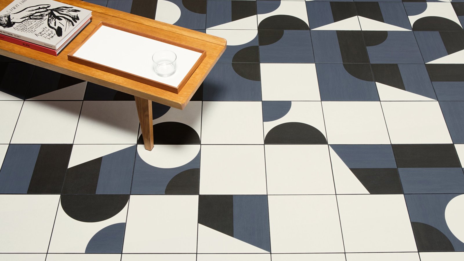 Mutina の Puzzle 磁器質タイルの床