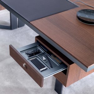 直径140センチのLloyd円形テーブル
