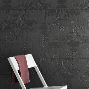 Mutina の Bas-Relief Code テクスチャーのディテール