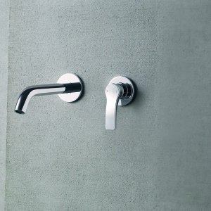 ロングスパウトの Fantini AL/23 洗面用混合栓