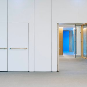 閉鎖の最後を担う PMI のテレスコピックパネル