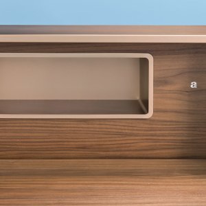 Toki Archiutti、90 度コーナー構成の受付カウンター