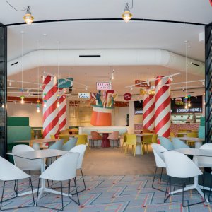小型アームチェア版の Cila