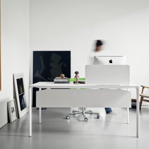 Arper Nuurテーブル天板のグレーFenixラミネート