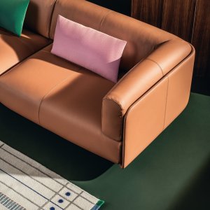 Shaal の外殻に用いたレザー仕上げ