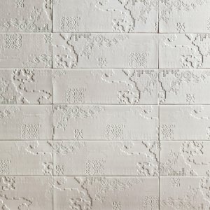 Mutina の Bas-Relief Patchwork テクスチャーのディテール