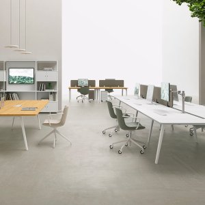 引き出し 4 段の荷重を受けるワゴン付き E-Place サイドデスク