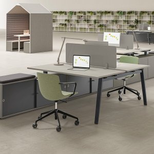 アルミの中央ケーブルレール付き E-Place ベンチデスク