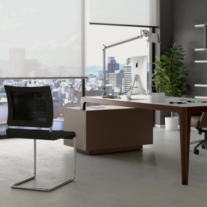 サービスユニット P90 の上に開いたトップアクセス、Grand More のデスク