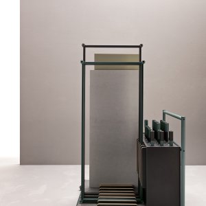 休憩コーナーのローテーブル Fluido、Martex 製