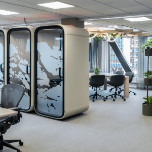 Framery One Compact の粉体塗装スチールパネル