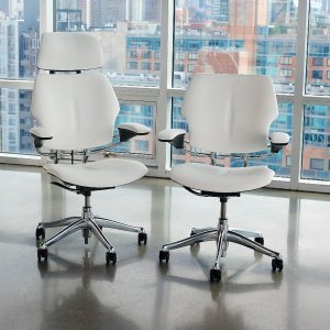 Freedomの動的ネックレストのディテール