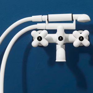 マットホワイトの Fantini I Balocchi 洗面水栓
