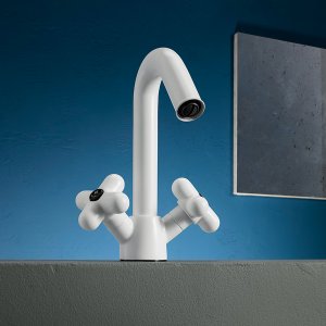 イタリア製デザイン水栓 I Balocchi、マットブラックのワンホール