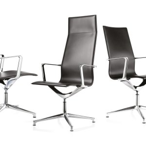 ホワイトレザーの Kuna Chair