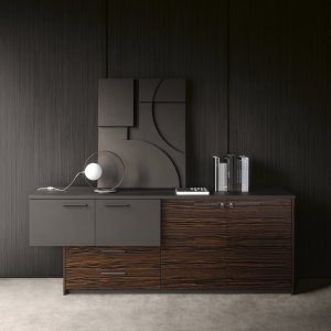チャコールグレー塗装の脚