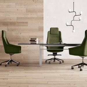 キルティング張りとポリッシュアルミ 5 本脚ベースの Las Mobili Jera Chair エグゼクティブチェア