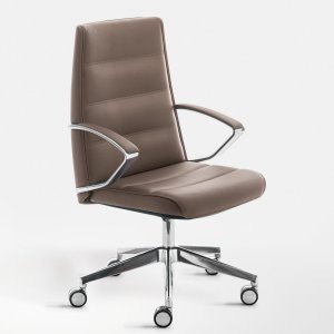 ステッチのないプレーン張りのKlivia の背