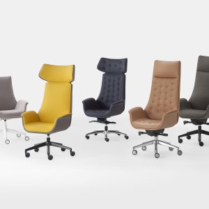 ハイバックのエグゼクティブチェア Kriteria、Kastel 製