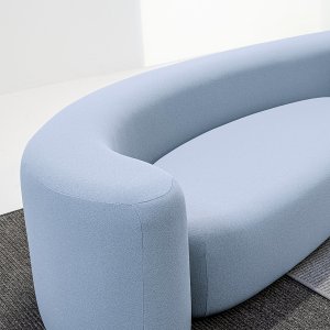 Sabine Marcelis デザインのミディアムプーフ Lisse