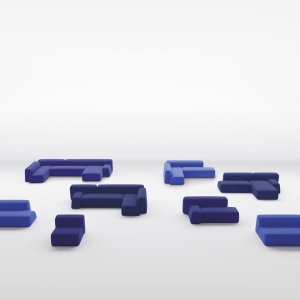 低く広い Suiseki コレクションの座