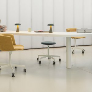 Cut の無垢材回転ベース