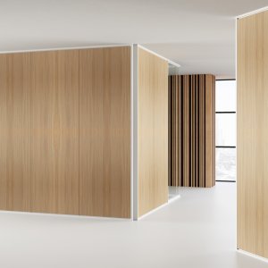 天井に触れず部屋を定義する高さ 222cm の自立型 Mood