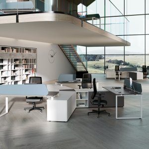 クッションを載せたLoftサービスキャビネット