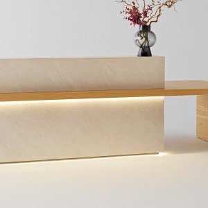 直線型構成 2400 mm の Kyo Reception カウンター