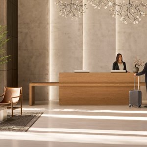 エントランスの境界に立つ Kyo Reception