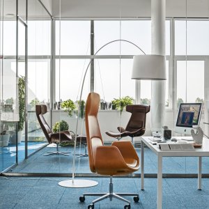 二色仕上げの Nordic チェア