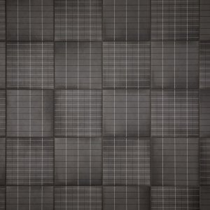 Mutina の Aurore Charcoal Grid L を張ったバスルームの壁