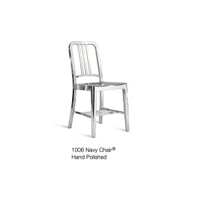 Emeco Navy チェアの正面、三本のバックバー