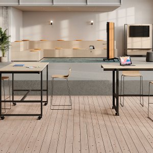 Frezza Be.1 のベンチデスクとオープンオフィス