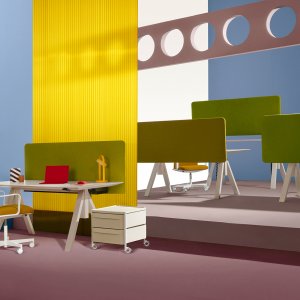 Arki-Table の下に付く黒色スチール配線ダクト CC