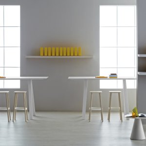Arki-Table の天板を支える押出アルミフレーム