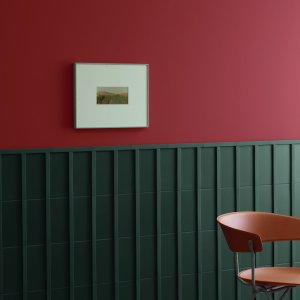 Chalk色のMotivo壁のある会議室