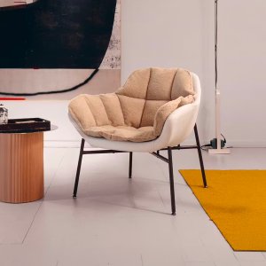 丸みのあるヘッドレストを付けた Quinti Manta