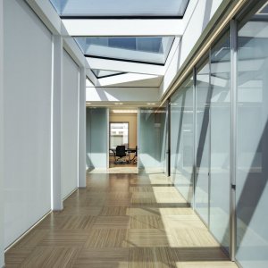 外面フラットに納まったW80単層ガラス