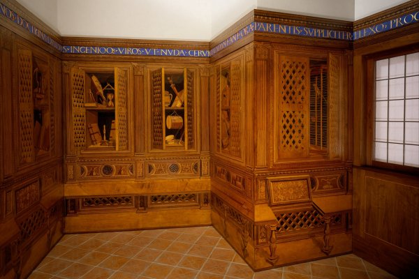 世界がイタリアに求めるのは、決める人の部屋です
